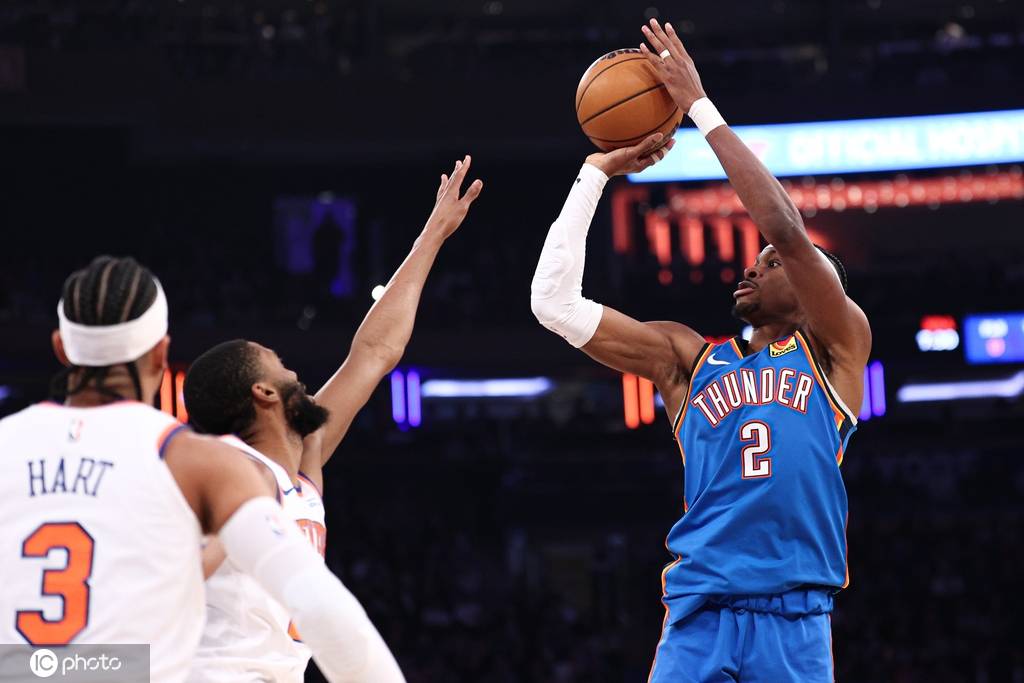 历史近在眼前！亚历山大连续124场20+ 距登顶只差3场